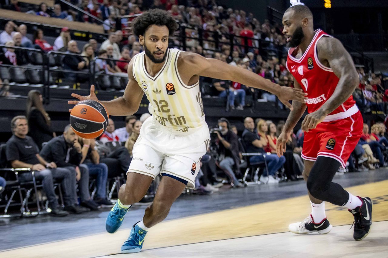 İSTANBUL, – SALON: Sunel Arena HAKEMLER: Ilija Belosevic, Emilio Perez,