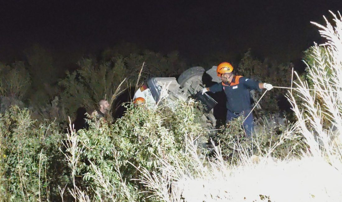 Otomobil uçuruma yuvarlandı, sürücü öldü, eşi yaralandı Mithat ABAKAN/AKSEKİ (Antalya), – ANTALYA’nın Akseki ilçesinde uçuruma yuvarlanan otomobilin