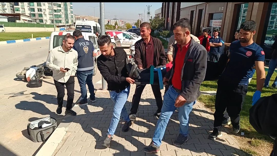 Mustafa ÖNDOĞAN/GÖLBAŞI, (Adıyaman), – ADIYAMAN’ın Besni ilçesinde, otomobilin çarptığı motosikletin
