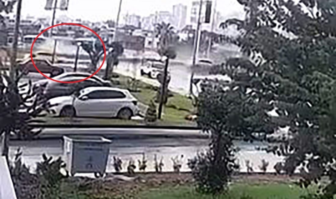 Serhat GÜLER/ADANA, – ADANA’da yön levhası direğine çarpan otomobilin sürücüsü