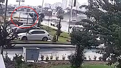 Serhat GÜLER/ADANA, – ADANA’da yön levhası direğine çarpan otomobilin sürücüsü