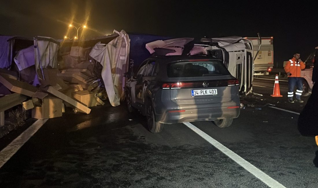 Otoyolda karşı şeride geçen TIR otomobile çarptı 1 ölü 2 yaralı Erol POLAT/DİLOVASI(Kocaeli), – KOCAELİ’nin Dilovası ilçesinde TEM otoyolunda kontrolden çıkarak