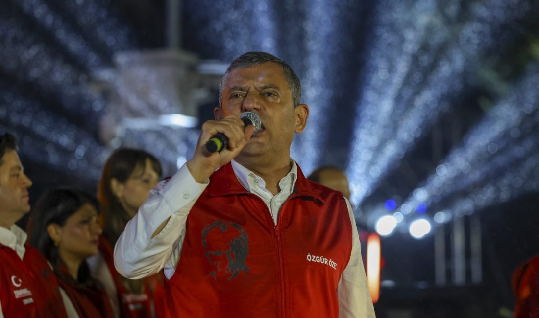 Özgür Özel: Cumhuriyet, kimsesizlerin kimsesidir Ceren KÜP – Uğurcan TANMAN / İSTANBUL, – KADIKÖY’de Cumhuriyet’in