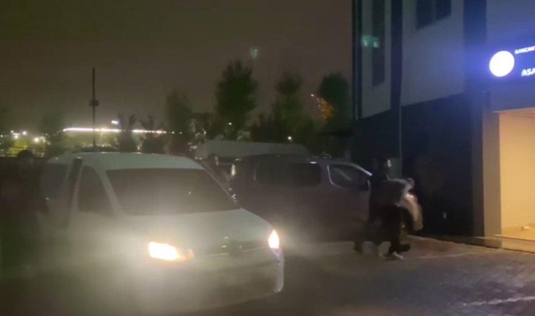 Sancaktepe’de pazarda 1 kişinin öldüğü bıçaklı kavga: 3 gözaltı Mert ORDU- İsa ALMAÇAYIR / İSTANBUL, – SANCAKTEPE’de pazarcılar arasında