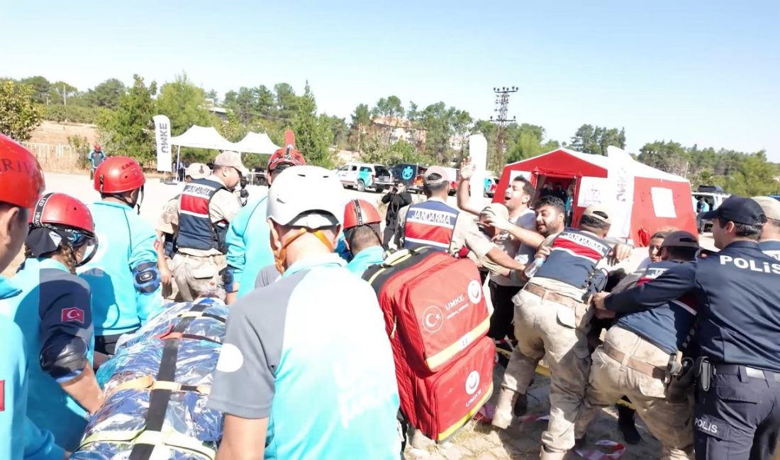 Ali LEYLAK/ŞANLIURFA, – ŞANLIURFA’da, deprem senaryosuyla gerçekleştirilen UMKE tatbikatı, gerçeğini