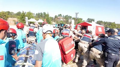 Ali LEYLAK/ŞANLIURFA, – ŞANLIURFA’da, deprem senaryosuyla gerçekleştirilen UMKE tatbikatı, gerçeğini