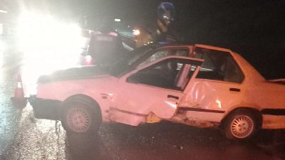 Oğuzhan ÇİFCİ/KOYULHİSAR (Sivas), – SİVAS’ın Koyulhisar ilçesinde otomobilin devrilmesi sonucu