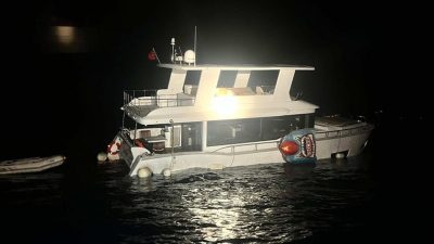 İpek YAVAŞ/AYVACIK (Çanakkale), – ÇANAKKALE’nin Ayvacık ilçesinde su alarak batma