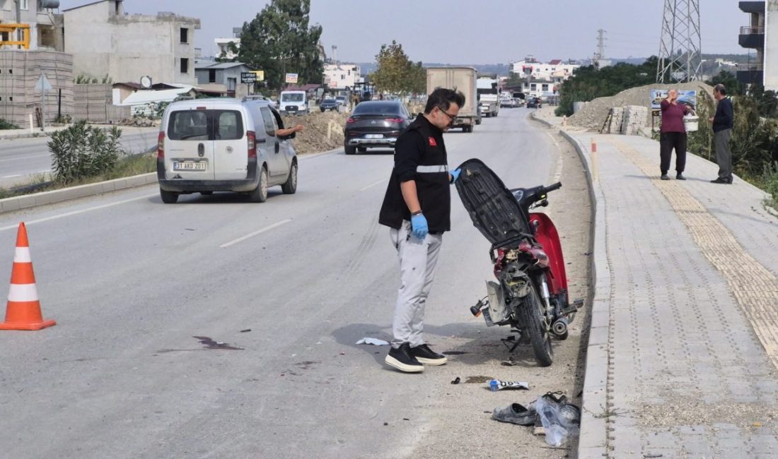 TIR ile motosiklet çarpıştı: 1 ölü, 2 yaralı Alican GÜMÜŞ/HATAY, – HATAY’ın Samandağ ilçesinde TIR ile çarpışan motosikletin