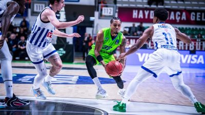Kutay SALİ / BURSA, – SALON: Tofaş Spor HAKEMLER: Ioannis