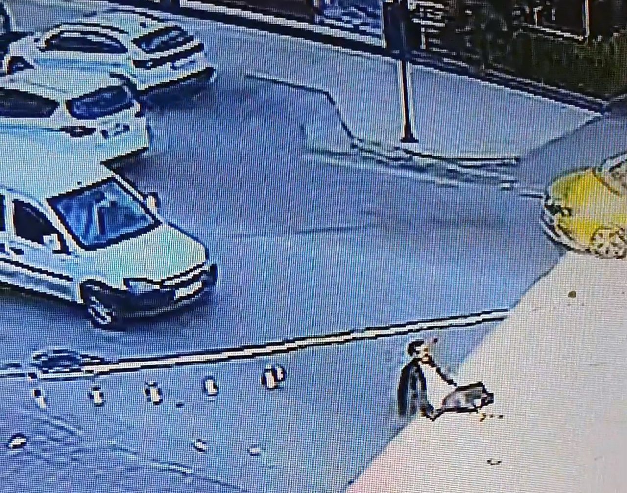 Anıl ATAR/ADANA, – ADANA’da trafikte önünü kesip durdurduğu hafif ticari