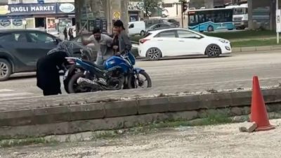 Alican GÜMÜŞ/HATAY, – HATAY’ın Defne ilçesinde motosiklet sürücüsü ile otomobil