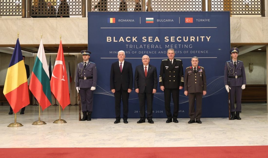 Türkiye, Bulgaristan ve Romanya’dan Karadeniz için ortak bildiri BULGARİSTAN, – TÜRKİYE, Bulgaristan ve Romanya Savunma Bakanları tarafından yayımlanan