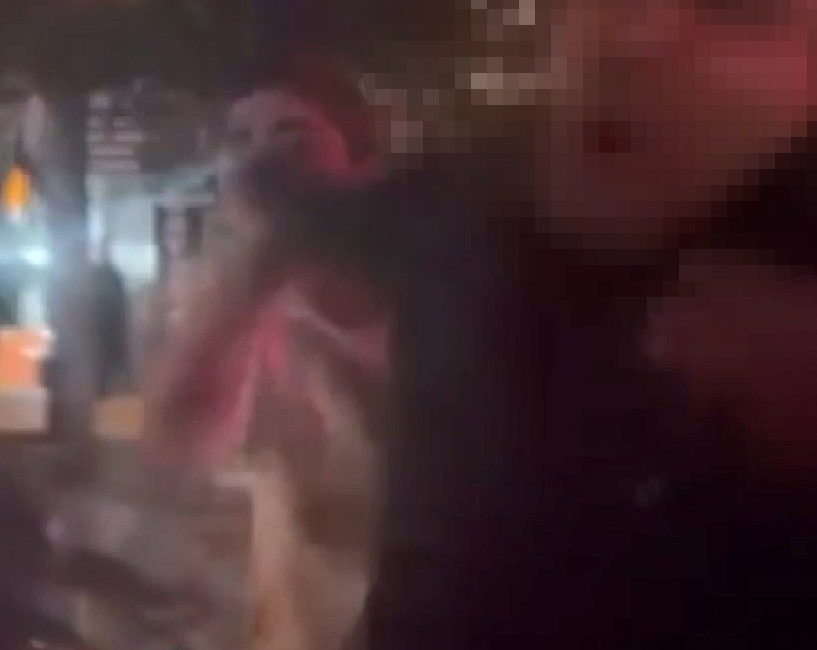 Ümraniye’de trafikte tartıştığı kadın sürücünün aracının camını yumrukladı İsa ALMAÇAYIR – Hiba HAKBİLİR/İSTANBUL, – ÜMRANİYE’de trafikte yol verme