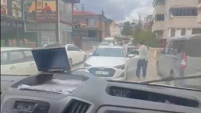 Fatih YILMAZ/TOKAT, – TOKAT’ta yol verme tartışmasında otomobil sürücüsü, lise