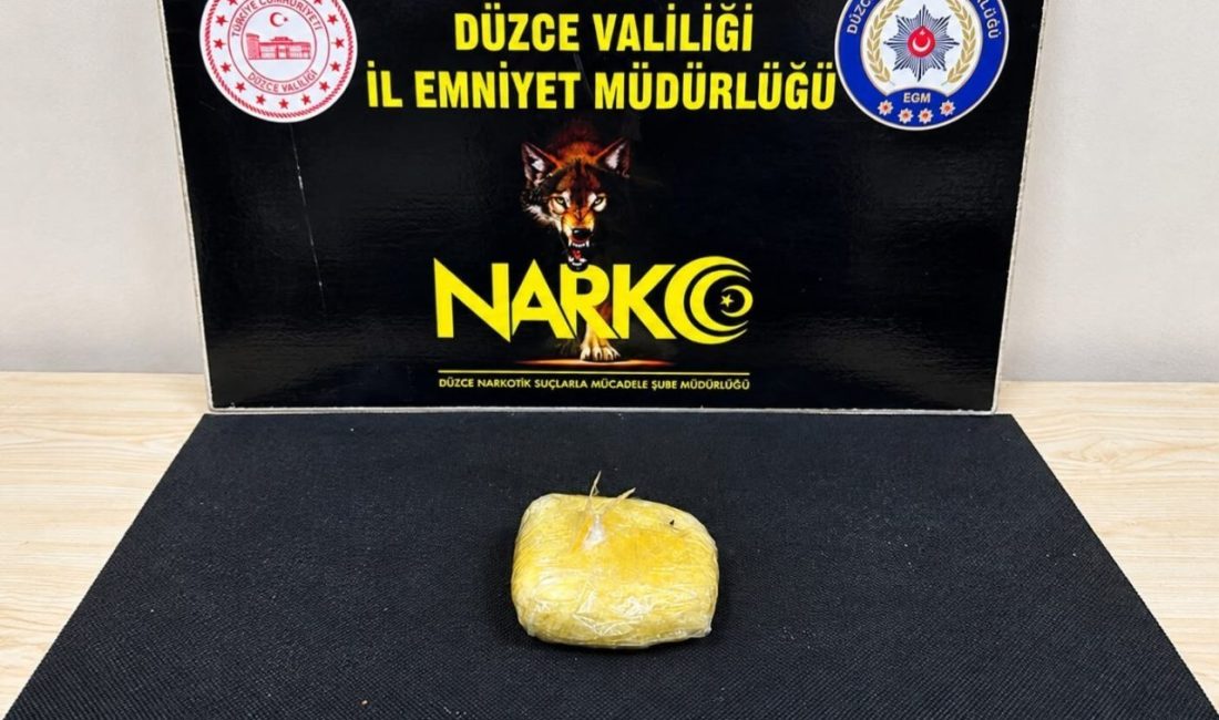 Yolcu otobüsünde 224 gram kokain ele geçirildi Musa KESKİN/DÜZCE – DÜZCE’de, batı illerinden doğu illerine giden yolcu