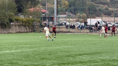 Yaşar KAPLAN/ŞEMDİNLİ,(Hakkari)- – HAKKARİ’nin Şemdinli ilçesinde oynanan Kadınlar Futbol Süper