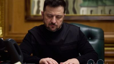 UKRAYNA, – UKRAYNA Devlet Başkanı Volodimir Zelenskiy, Rusya’nın düzenlediği hava